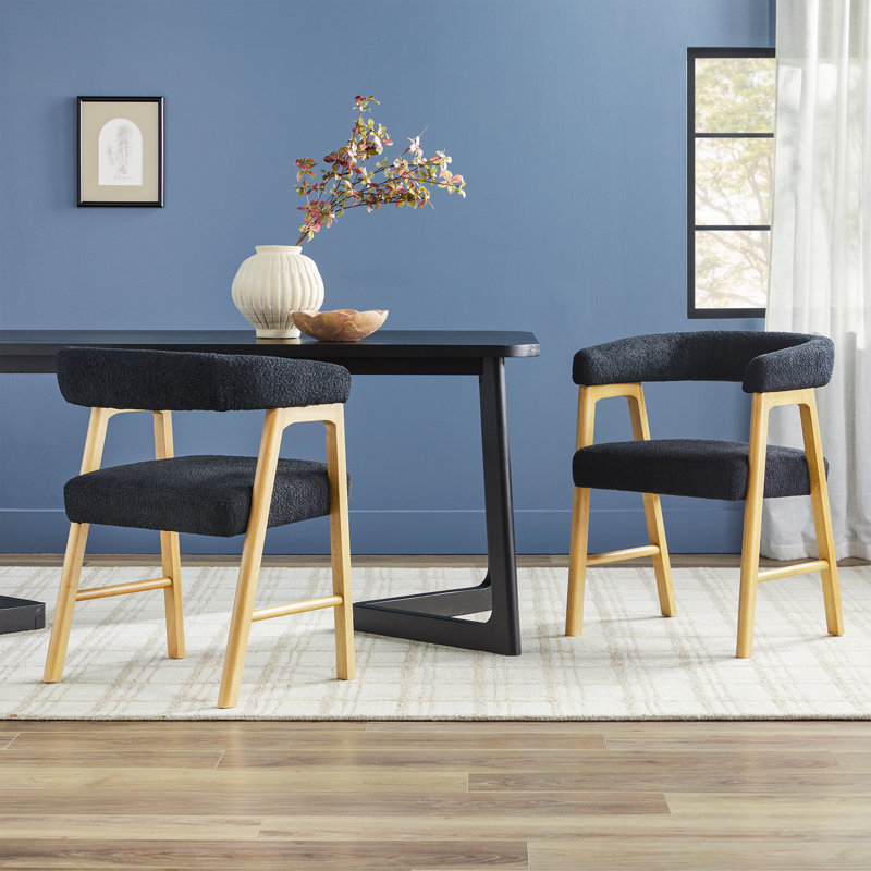 Chaise en bois massif à dossier incurvé Lorrenda, Noir
