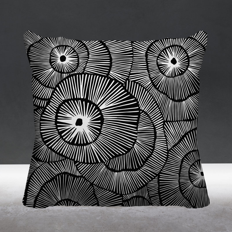Coussin décoratif intérieur / extérieur Flower Burst, L 15 po x H 15 po, Noir