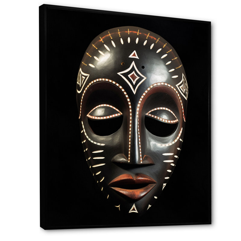 Masque ethnique traditionnel africain XIX, Cadre flottant noir, H 40 po x l 30 po x P 1,5 po