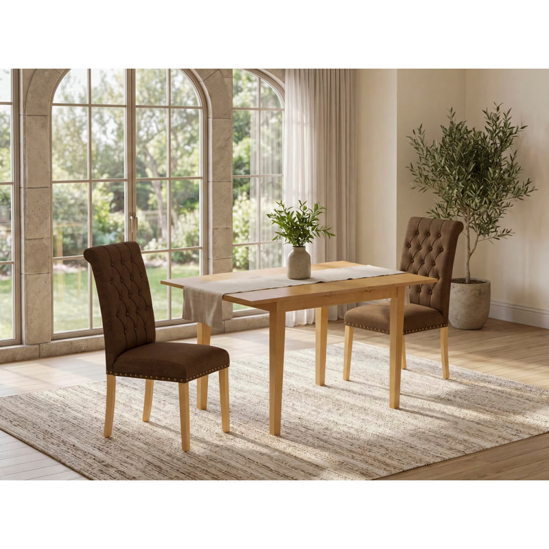 L'ensemble de salle à manger 3 pièces contient une table de salle à manger rectangulaire avec des feuilles papillon et 2 chaises rembourrées en tissu de lin brun, chêne
