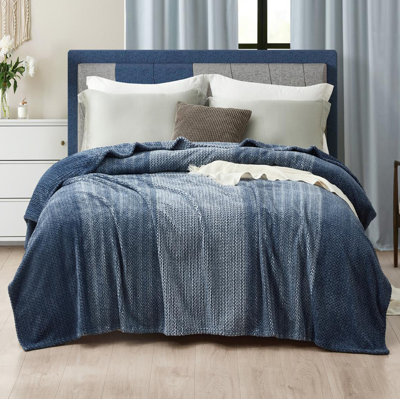 White Two Tone Dyed Yarn Soft Plush Cozy Warm Fleece Bed Throw Blanket