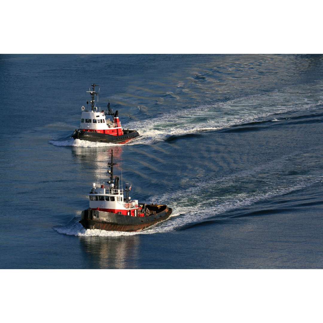 Two Tugboats von Dan_prat - Kunstdrucke auf Leinwand ohne Rahmen