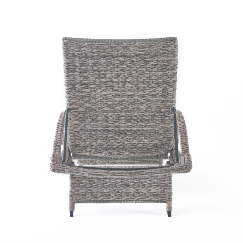 CHAISE LOUNGE