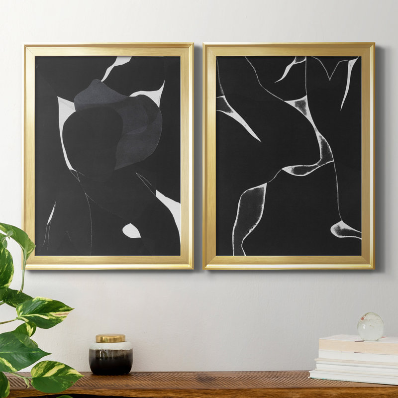 «Night Bloom I», reproduction encadrée de qualité supérieure, prête à être accrochée, H 30,5 po x l 45 po x P 1 po, Or