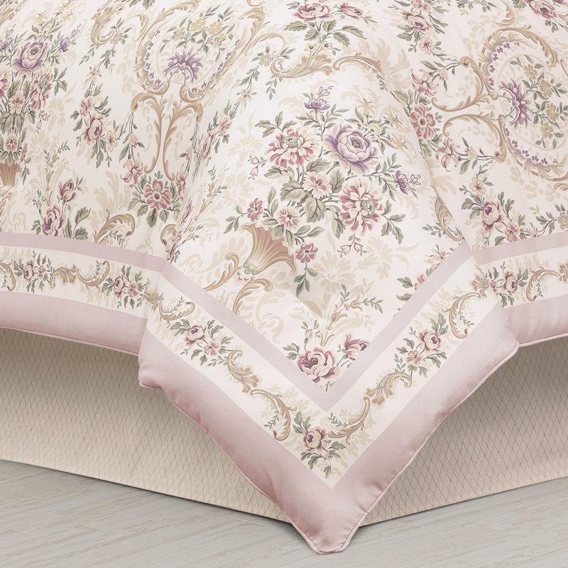 Amagansett Blush Floral Medallion Full Comforter Set