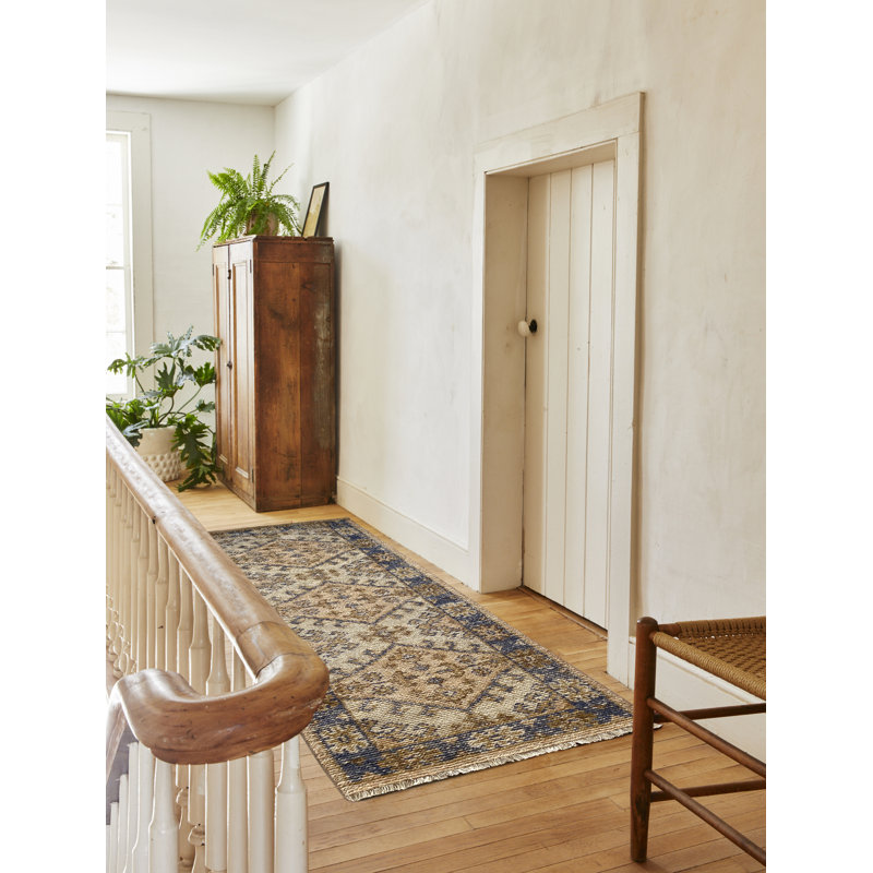 Chalet Hand Tufted Area Rug in Rust/Ivory, Runner 2'6" x 8'