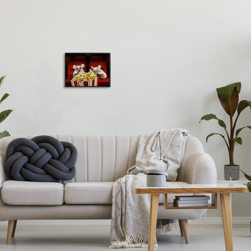 «Mice Movie Theatre Popcorn» encadré sur bois par Lucia Heffernan, peinture, H 11 po x l 14 po, Giclée encadrée noir minuit