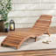 Chaise longue d'extérieur en bois brun pour patio avec portatif-121070471