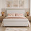 Lit plateforme Queen capitonné de style traîneau avec tête de lit haute, pied de lit arrondi, pieds et lattes en bois massif, beige-1000603166