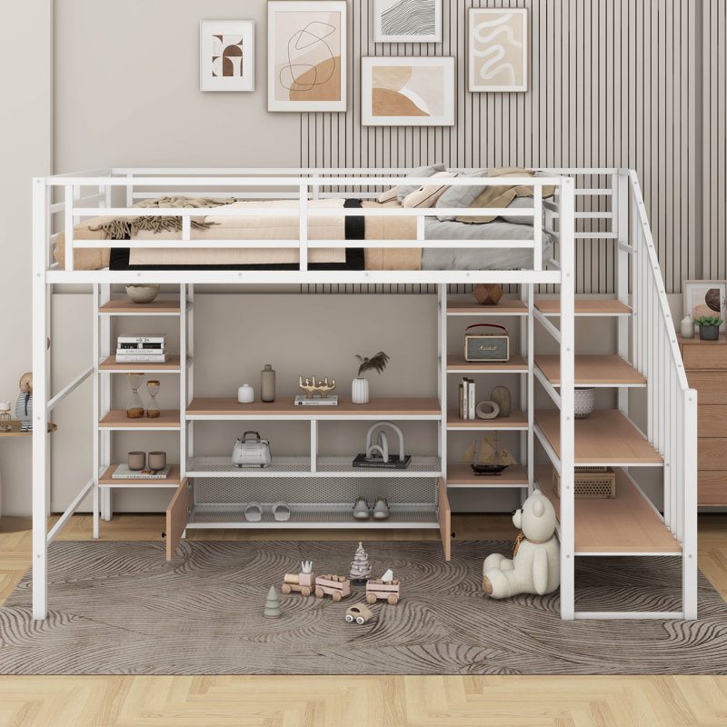 Lit mezzanine double en métal avec escalier, table et tablettes de rangement, Blanc / Naturel