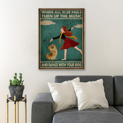 «Girl and Dog - Turn Up The Music And Dance With Your Dog», toile tendue avec châssis, décor d'illustrations d'animaux et de musique, décor de chambre à coucher brun et rouge