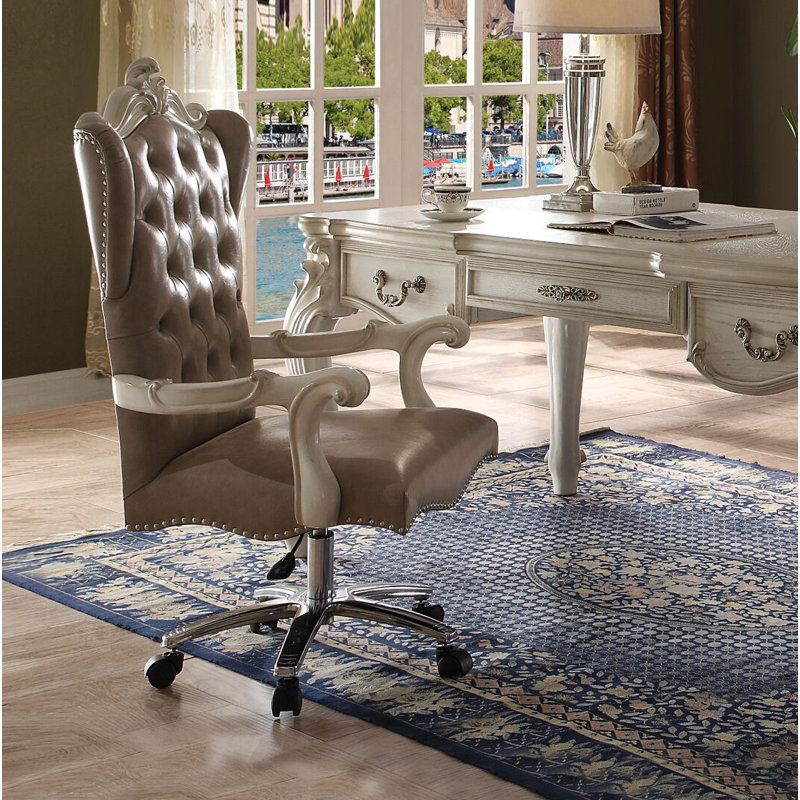Zastarskis Executive Chair