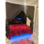 Rideau de lit à baldaquin en polyester occultant, quatre ouvertures, pour lits Queen Size, pour une ambiance intime et chaleureuse dans la chambre.
