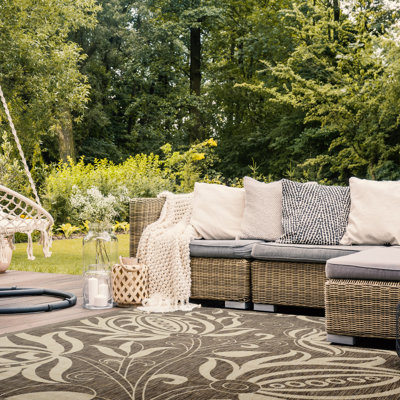 Carolan Performance Floral Indoor/Outdoor Area Rug