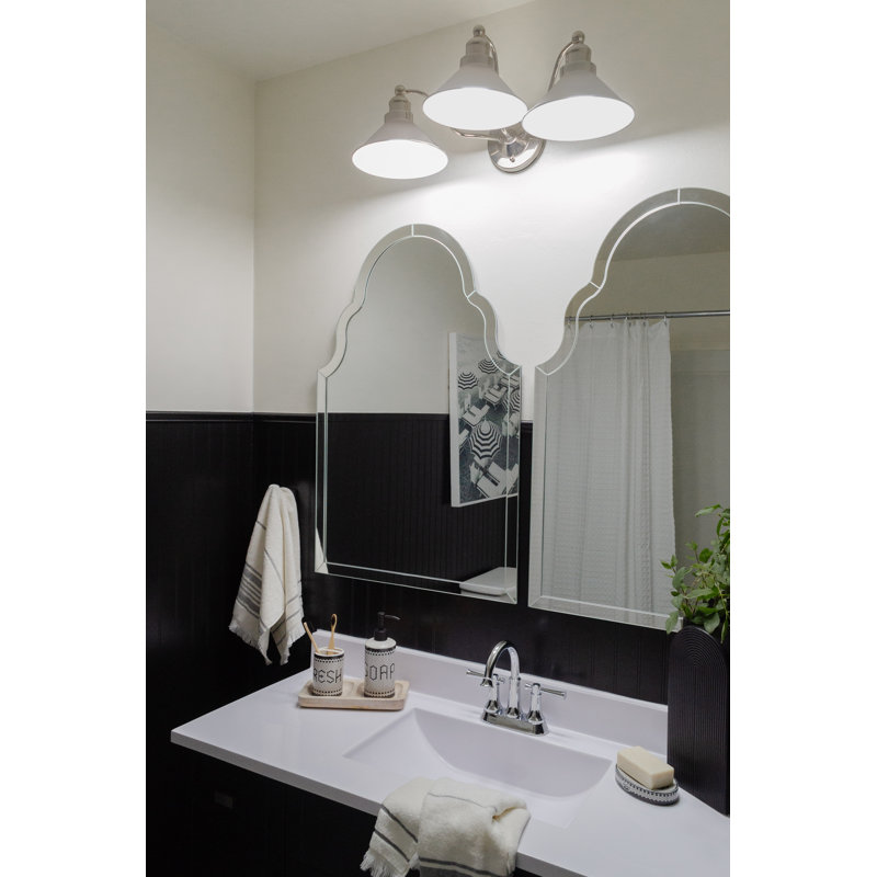 Luminaire de salle de bain de style campagne moderne 3 lumières Grethe 25,5, lumière de grange de meuble-lavabo rétro, finition nickel poli