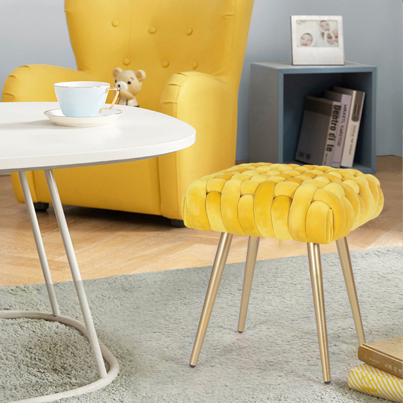 Repose-pieds carré standard en velours de 14,8 po de large Keung, Velours jaune