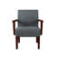 Chaise d'appoint contemporaine avec bureau rond en bois - accoudoirs en tissu gris dans la table et structure en bois massif pour la chambre à coucher