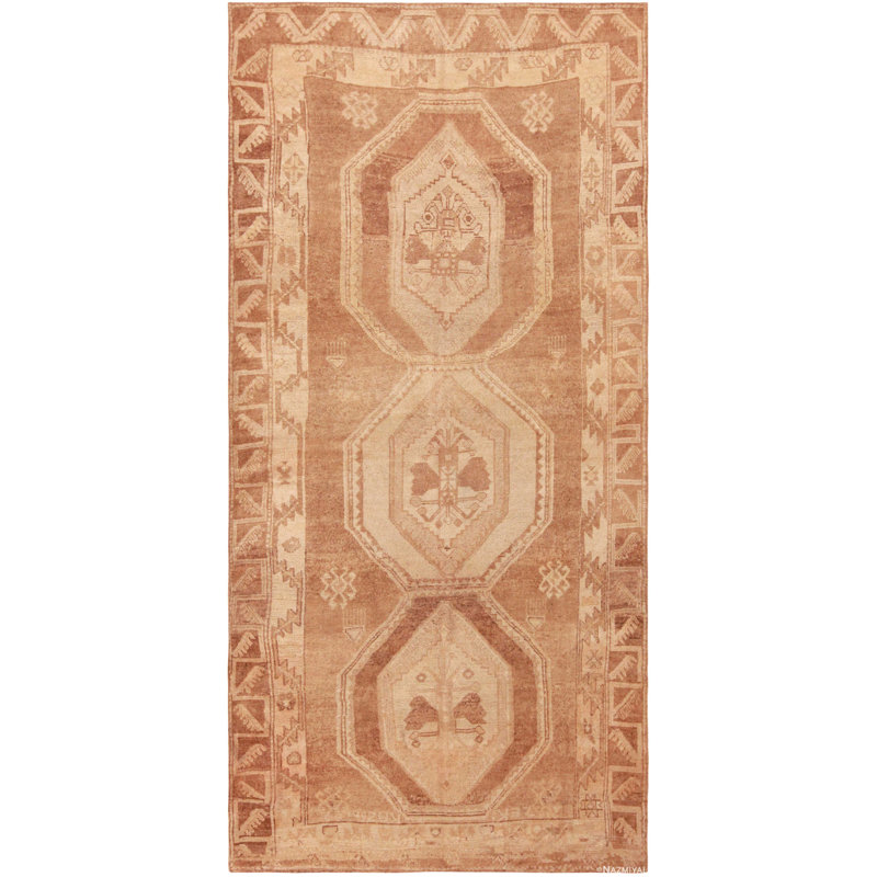Tapis turc à motif géométrique décoratif tribal