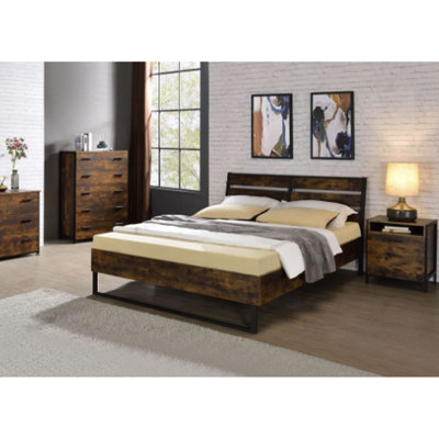 Très grand lit rustique en chêne rustique et noir - panneau de style industriel moderne avec placage en métal et en bois composite sans sommier tapissier