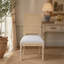 Ensemble de 2 chaises de salle à manger de style campagne française, dossier en rotin capitonné, finitions filigrané et sculptées, montage facile, beige