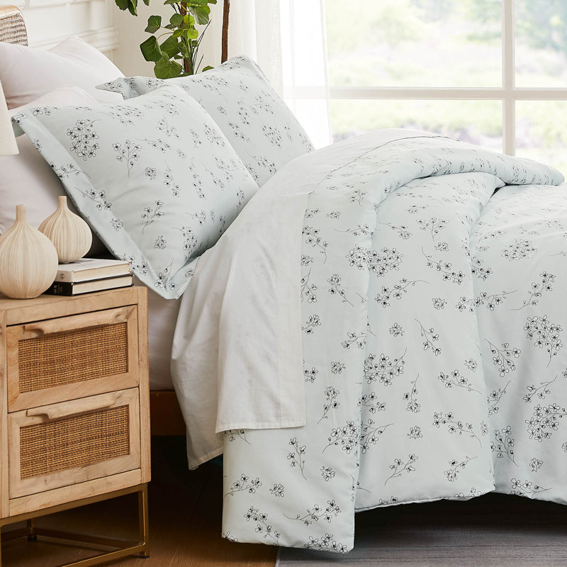 Sweet Florals Collection Florals Duvet Cover Set, Blue, Queen/Full Duvet Cover + 2 Shams