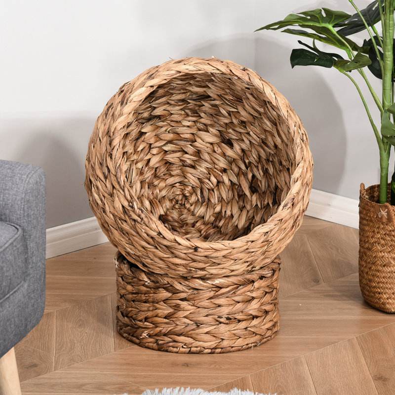 Lit surélevé pour chat avec literie moelleuse, panier rotatif, espace intérieur charmant, H 24 po, coussin brun, maison