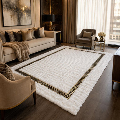 Tapis blanc en peluche, bordure grecque, tapis en fausse fourrure, décoration moderne glam