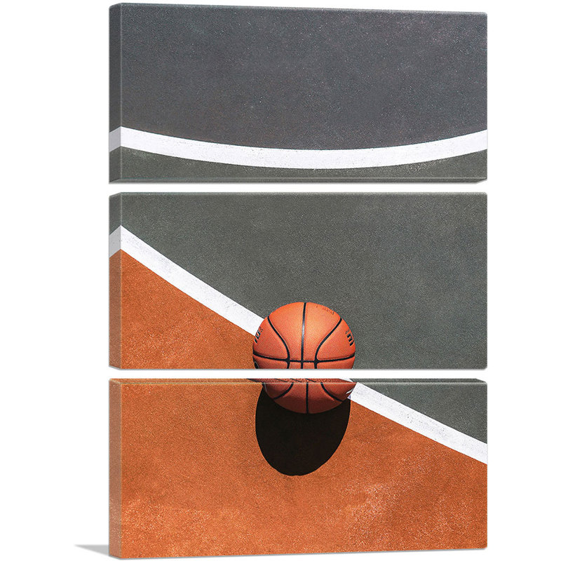 «Basketball Ball on Court», ensemble de 3 reproductions de photos sur toiles tendues, H 60 po x l 40 po x P 0,75 po