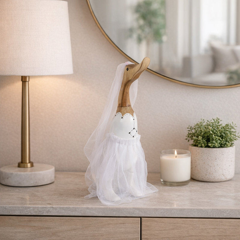 Sculpture de canard de mariage en bois