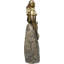 Figurine de sirène sirène assise sur un pilier océan