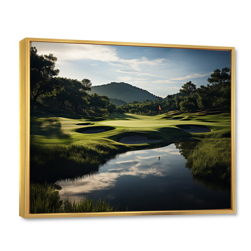 Golf Precision Filed - Sports Canvas Wall Art, Cadre flottant doré, H 24 po x l 32 po x P 1 po