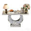 Console à miroir de 45 pouces avec losanges concassés incrustés dans la rainure du miroir, canapé en forme de O glam derrière la table, bureau d'entrée en verre argenté moderne pour le couloir du salon, bureau de la console de luxe