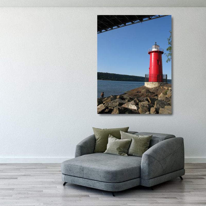 Petit phare rouge de New York, H 37 po x l 28 po