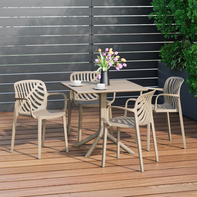 Ensemble repas carré pour 4 personnes