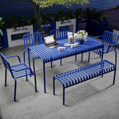 Ensemble de table et de chaises pour l'extérieur