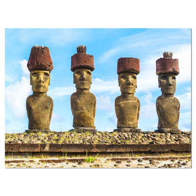 Portrait «Moai with Red Topknot Hat», reproduction de photo sur toile tendue encadrée