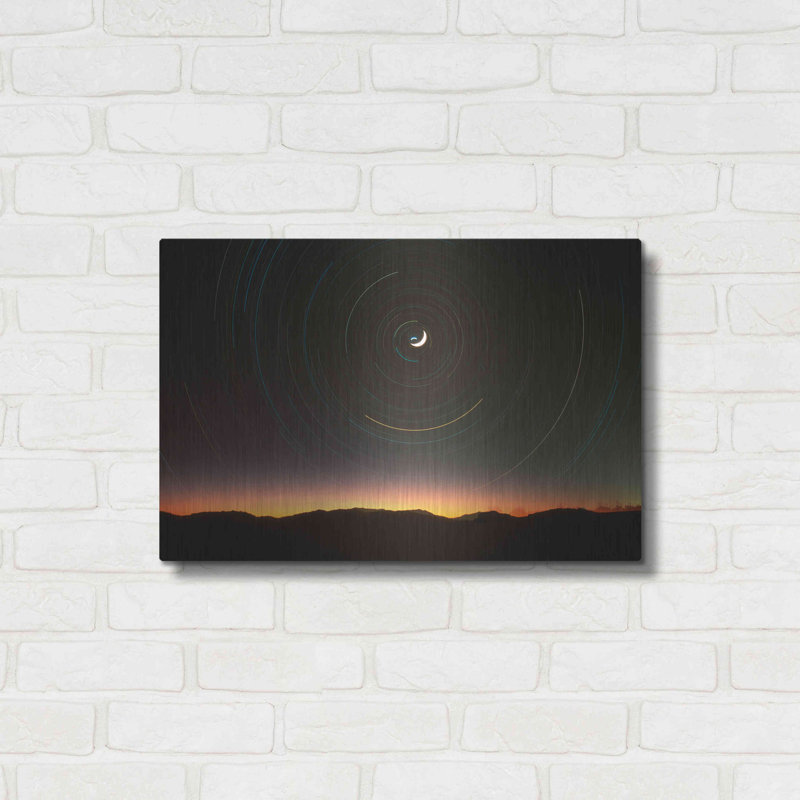 Lune et étoile du nord par Thomas Haney - photographie sans cadre, H 16 po x l 24 po x P 0,13 po