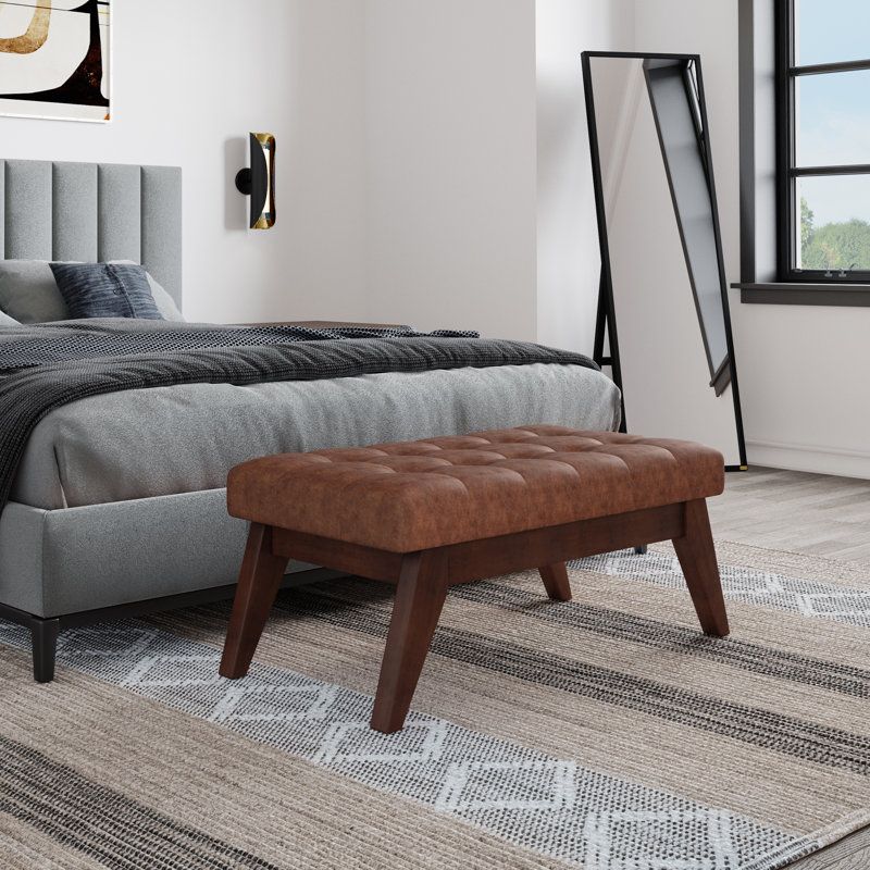 Banc de repose-pieds capitonné moderne Mid-Century l 40 po avec structure en bois massif Draper, Brun selle vieilli