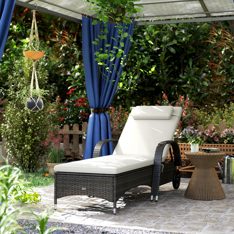 Chaise longue d'extérieur en osier de patio avec coussin et roulettes