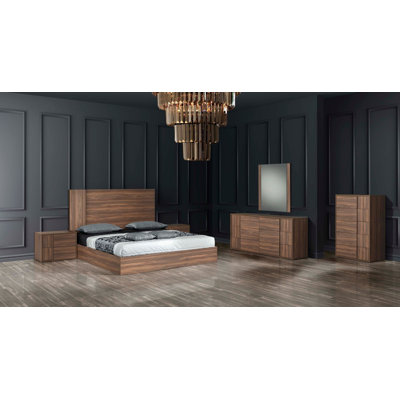 Bernhardiene Piece Bedroom Set