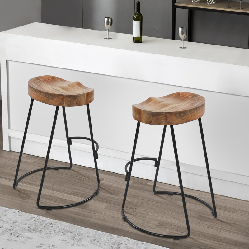 Tabouret de bar à hauteur de comptoir 30 pouces fabriqué à la main sans dossier, siège de selle en bois de manguier brun naturel, base en fer noir