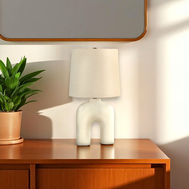 Lampe de table à abat-jour moderne en métal Kellyn