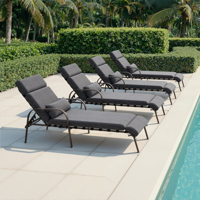 Chaise longue inclinable d'extérieur en métal avec coussins et coussins de dossier (ensemble de 4)