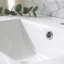 Meuble-lavabo Mavessa de 20 po avec lavabo en céramique, meuble-lavabo moderne sur pied avec porte à fermeture amortie, tablette de rangement intégrée, tablette réglable et robinetterie monotrou.-326287368