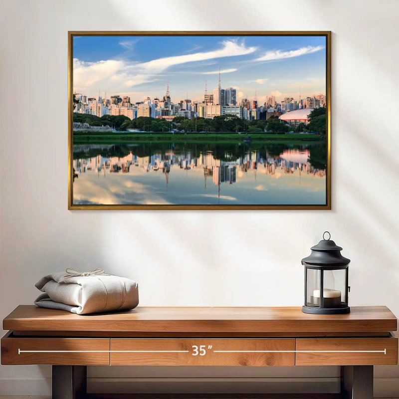Horizon du parc d'Ibirapuera, 25 po x 17 po, Cadre flottant doré
