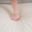 Canapé avec un repose-pieds-1594452363-1588396701