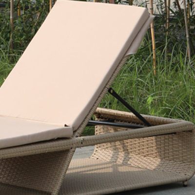 Ensemble de chaise longue d'extérieur en osier avec table Sofica