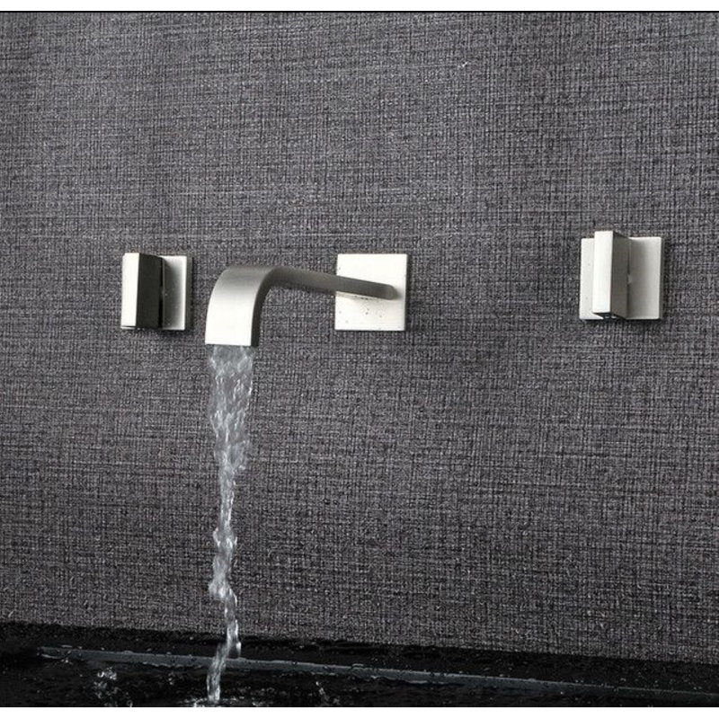 Robinet de salle de bain mural en nickel brossé avec poignées doubles carrées Juno Waterfall