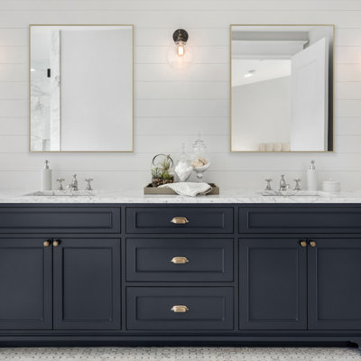 Miroir mural en métal pour salle de bain et meuble-lavabo, collection Kristveig