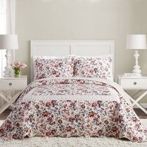 https://assets.wfcdn.com/im/78963758/resize-h210-w210%5Ecompr-r85/9918/99183481/Vera+Bradley+Indiana+Rose+Bedspread.jpg